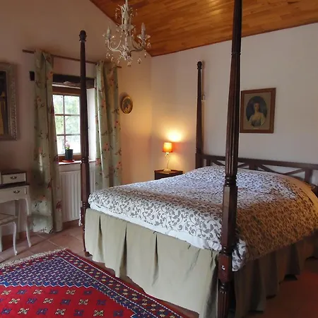 Maison Des Arbres Gæstehus *