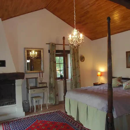 Maison Des Arbres Cours-de-Pile